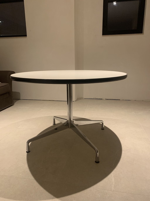 Tavolo da pranzo segmentato Vitra Eames