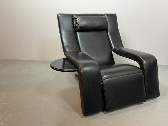 Image 1 of Italian Mid-Century Design 'Kilkis' Black Leather Lounge Chair with Integrated Small Sidetable, Designed by Ammaniti & Vitello 