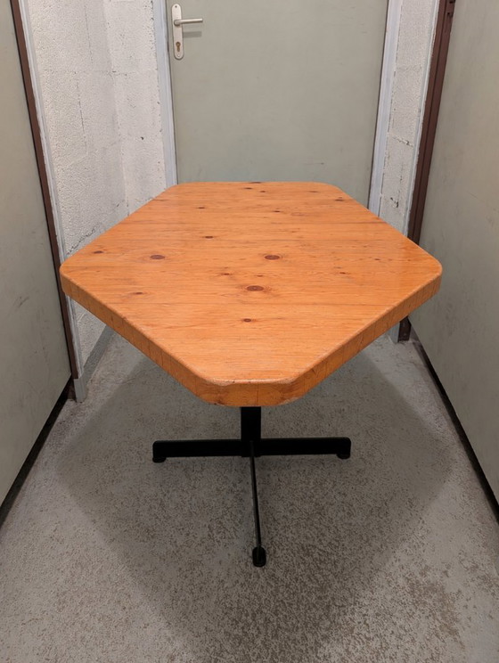 Vijfhoekige tafel van de Arcs, Charlotte Perriand circa 1973 – Charlotte PERRIAND, les Arcs, Bijzettafels (photo 5 of 5)