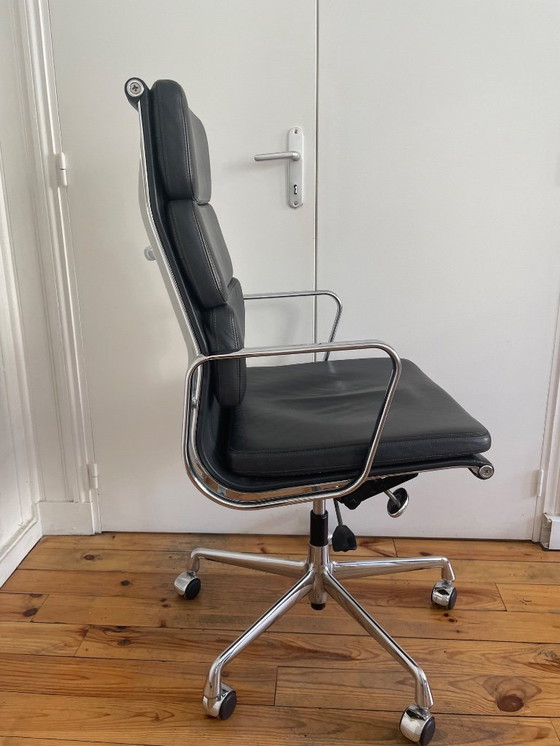 Image 1 of EA 219 Soft Pad Eames Chair van Vitra Bureaustoel