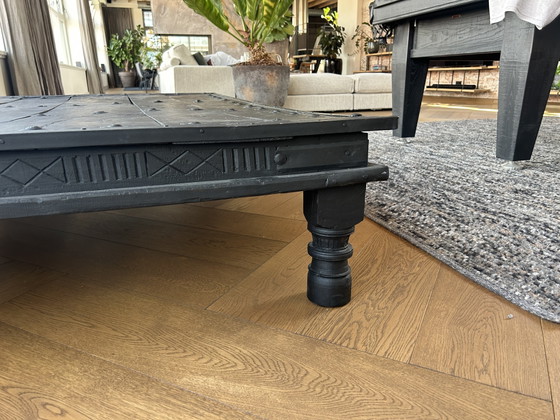 Image 1 of Antieke Indiase Poorttafel Zwart (180x115x35)