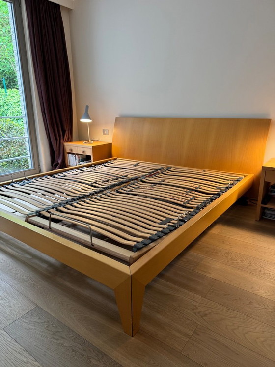 Image 1 of Estructura de cama Cassina