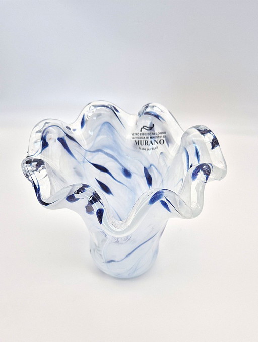 Vase Murano Vetro Eseguito - Verre d'art italien soufflé à la main bleu et blanc | Pièce unique de design Mid Century