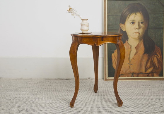 Antieke Italiaanse barokke Guéridon bijzettafel van walnoothout, lampentafel in Louis XV-stijl met – Wood (photo 4 of 20)