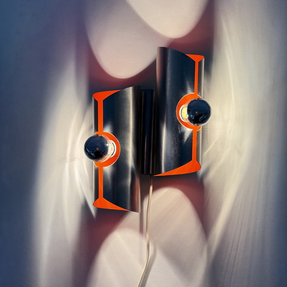 Image 1 of Aplique de pared de aluminio de la era espacial con interior naranja, década de 1970