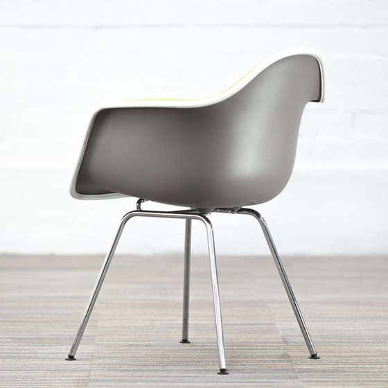 Image 1 of Vitra Eames Plastic Armchair Dax Stoel