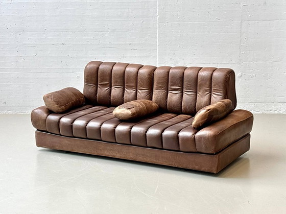 Image 1 of Sofá cama DS-85, un modelo emblemático de De Sede, color marrón coñac, Suiza, década de 1960.