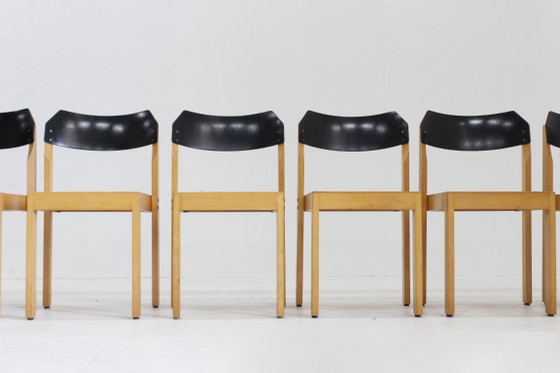 Vintage stackable dining chairs set of 5 – Wood (photo 4 of 8)
