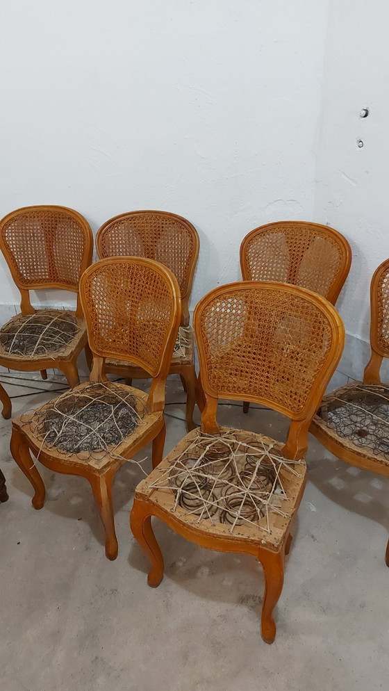 Image 1 of Set van 6 vintage stoelen in Franse stijl met rieten rugleuning – gerestaureerd