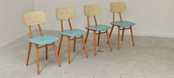 Lot de 4 chaises en bois bleu clair TON Bystrice (Thonet), lot 2. – Chaises de salle à manger, Wood (photo 9 of 22)