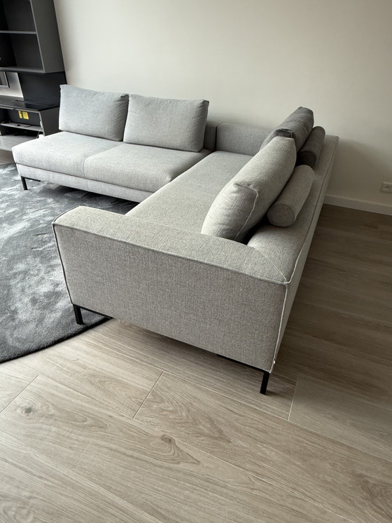 Image 1 of Divano Aikon Lounge di Design on Stock