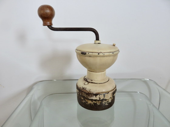 Image 1 of Moulin à Café Peugeot Frères, Modèle "Diabolo" de 1952 à 1956