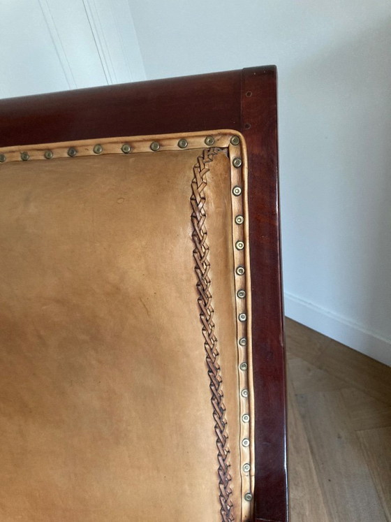 Image 1 of fauteuil en cuir et bois trône attirant