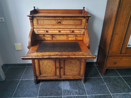 Biedemeier burr walnut secretaire