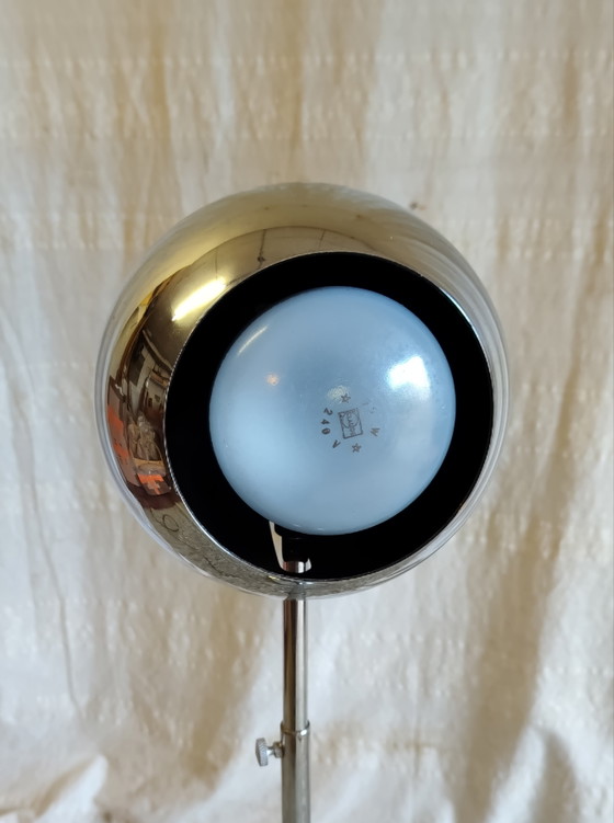 Eye-Ball Type Space-Age Style Table Lamp - 70s – Metal (photo 8 of 12)