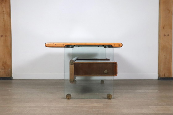 Image 1 of Directeurs bureau in glas, hout en messing van Tosi, Italië 1960S