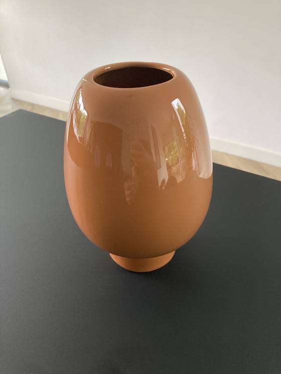 Image 1 of Moderne bruine vaas met gezicht 