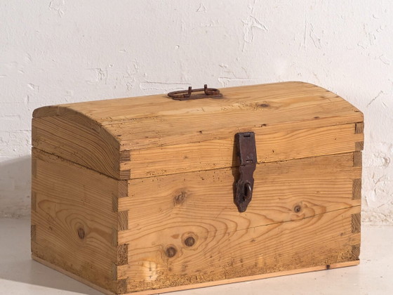 Baule da viaggio antico con serratura in ferro battuto (c.1900) #1 – Armadi contenitori, Rustic (photo 2 of 40)
