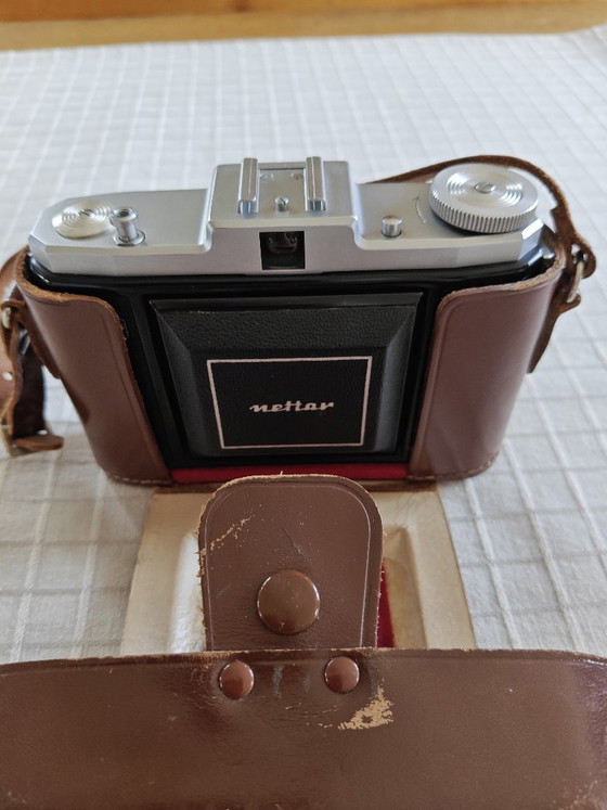 Zeiss Ikon Nettar folding camera – Photography, Glass, Leather (photo 4 of 15)