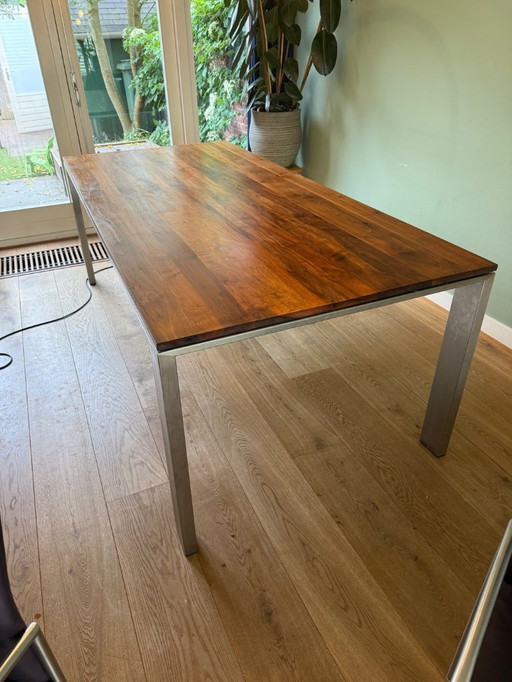 Table en noyer