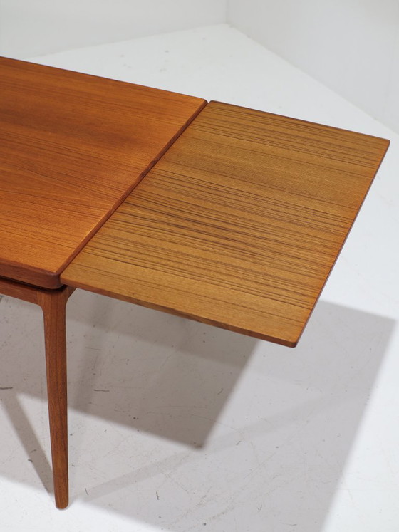 Mesa de comedor rectangular extensible de Johannes Andersen, teca danesa, década de 1960. – Mesas de comedor (photo 15 of 17)