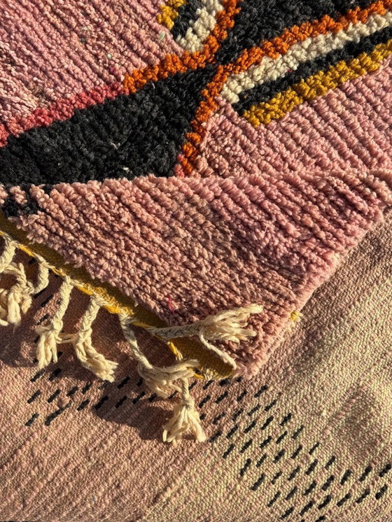 Image 1 of Marokkanischer Teppich in Rosa und Gelb 200x310 cm - Handgewebter Berberteppich mit geometrischen Mustern, Bohemian Tribal Area 