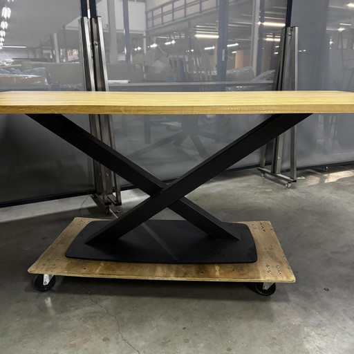 Oxxi 2.0 – Bert Plantagie, eettafels (photo 2 of 4)