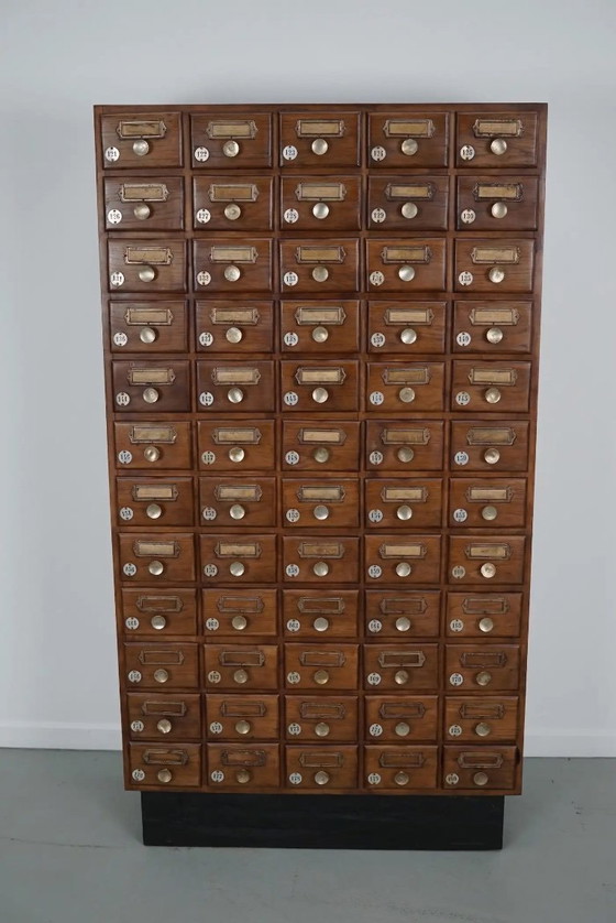 Image 1 of Vintage Duitse eiken apothekers- / spaarkast, jaren 1950