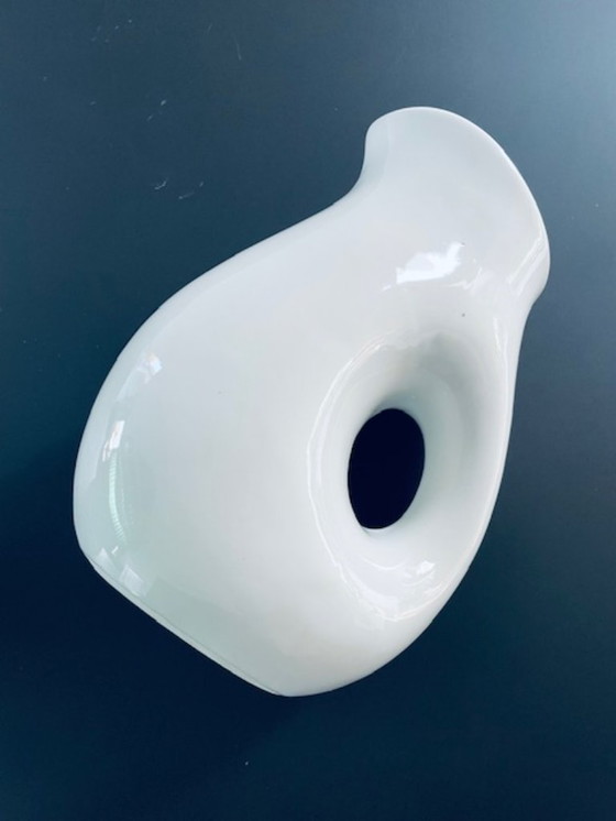Image 1 of Caraffa dal design moderno in ceramica bianca