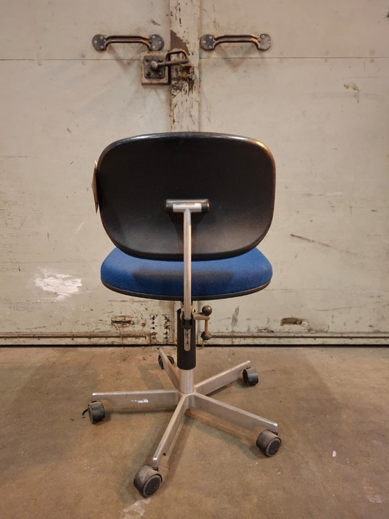 Image 1 of Sedia da ufficio di design Fritz Hansen Kevi 1990 Blu