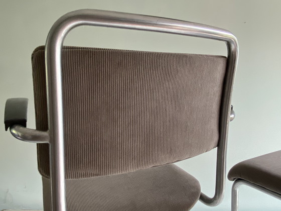 Image 1 of vier Gispen eetkamerstoelen 102 en 101