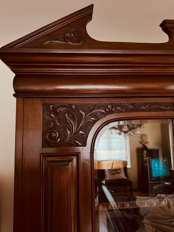 Mahogany Wooden display cabinet with glass and drawers, Brown, Klassiek (photo 4 of 12)