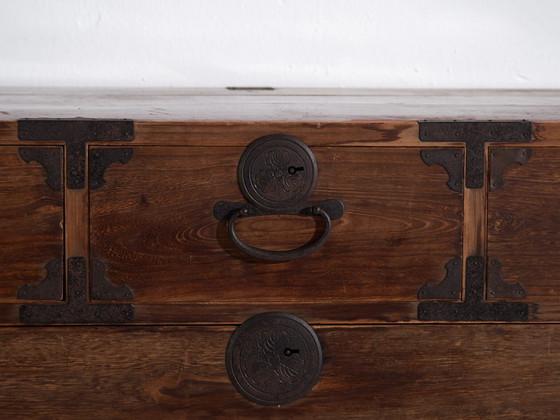 Japanese Sendai Isho-dansu large cedar and iron tansu, Meiji-Taishō period (c. ) #42 – Chest of drawers (photo 32 of 40)