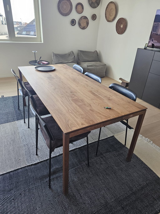 Table Mistral