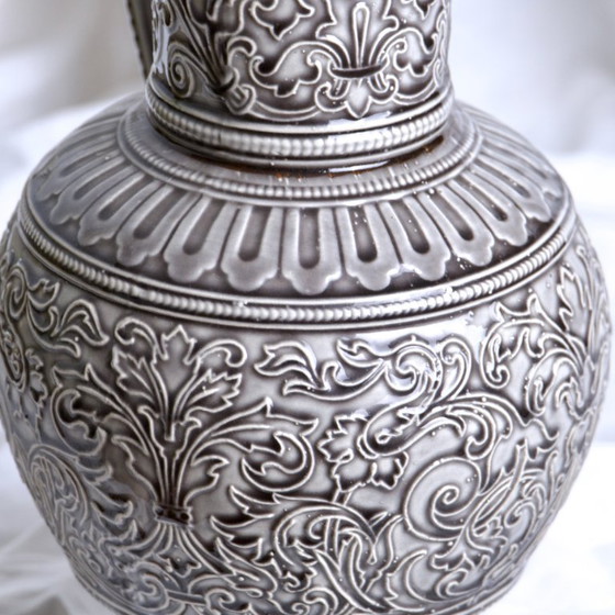 Image 1 of Grande caraffa in maiolica del XIX secolo (1840) con motivo a polena