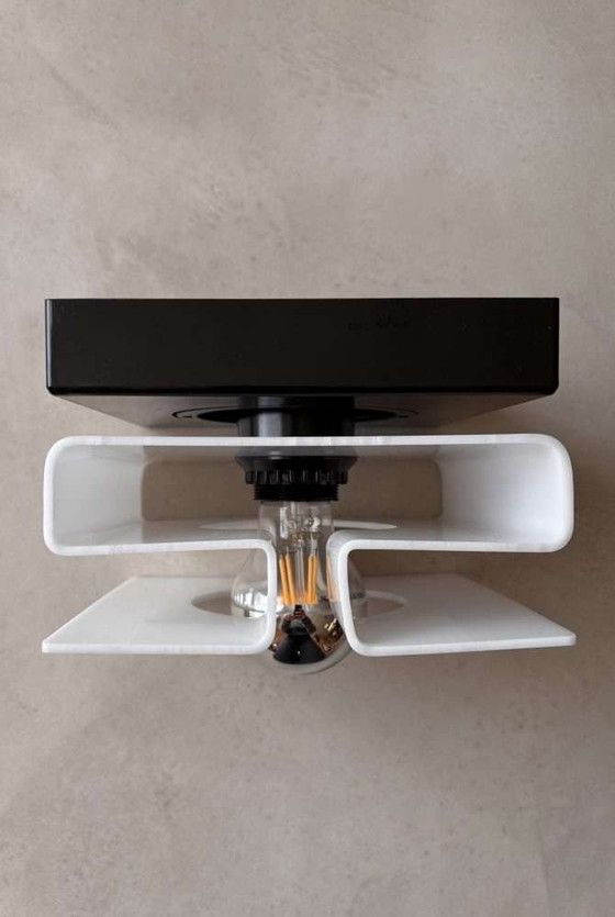 Image 1 of Lampada da parete spaziale in plexiglass anni '70