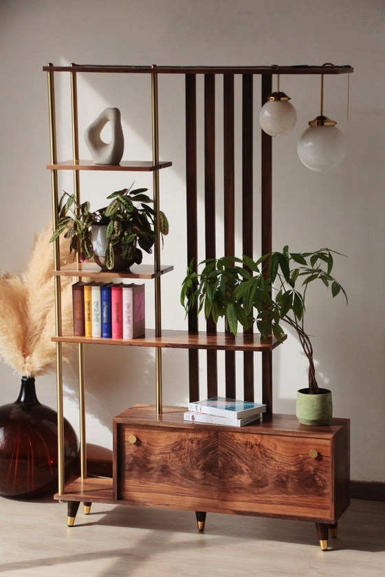 Image 1 of Divisorio per ambienti illuminato - Noce e ottone