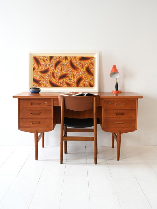 Bureau scandinave en teck à tiroirs des années 1960