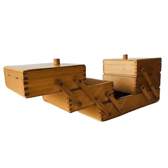 Image 1 of Scatola da cucito pieghevole in legno di metà secolo, scatola artigianale di design danese, anni '60