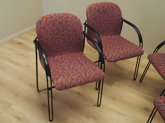 Image 1 of Ensemble de quatre chaises, design italien, années 1980, production : Italie