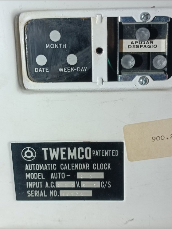 Image 1 of Twemco Auto-20 kalenderklok met design uit de jaren 70