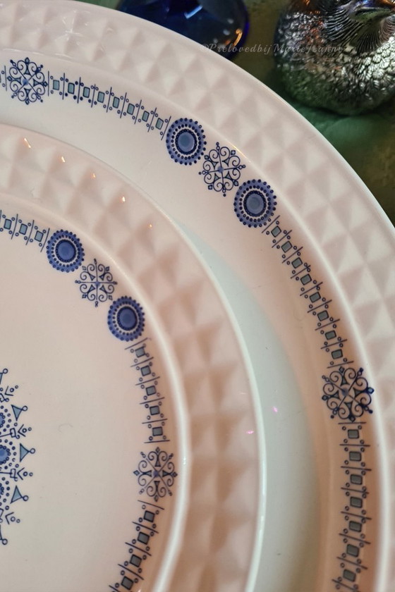 Image 1 of 28 Pontesa The Castilian Collection Granada borden- 2 sets- Ironstone