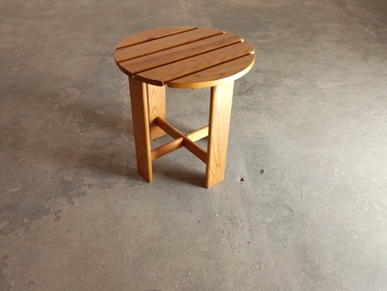 Vintage bijzettafel van grenenhout met latten – Wood (photo 5 of 11)