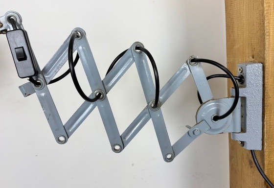 Image 1 of Graue industrielle Scherenwandleuchte von Elektroinstala, 1960er Jahre