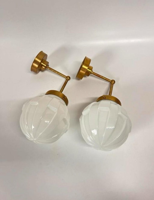 2 pezzi Splendide lampade da parete Art Deco Thabur bianche con supporto in ottone