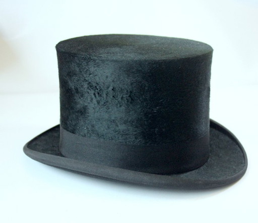 Cylindre avec boîte à chapeau originale et coussin en velours