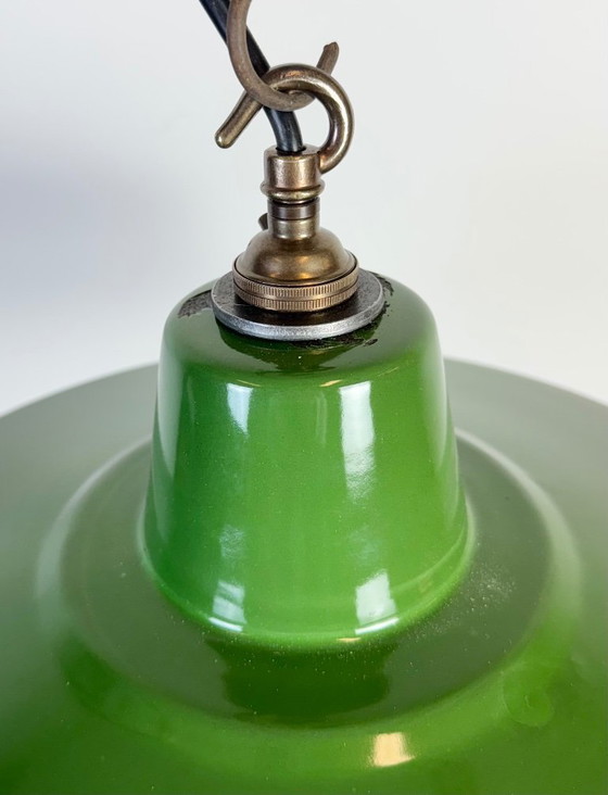 Image 1 of Lampada a sospensione in smalto verde industriale, anni '60