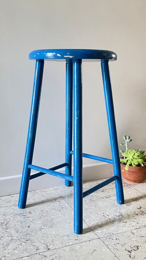 Image 1 of Tabouret Bois Vintage Peinture Bleu Électrique
