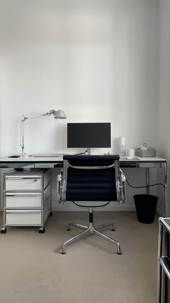 Table USM Haller Advanced + conteneur à roulettes – Prix fixe – Bureaux, Chrome (photo 11 of 18)