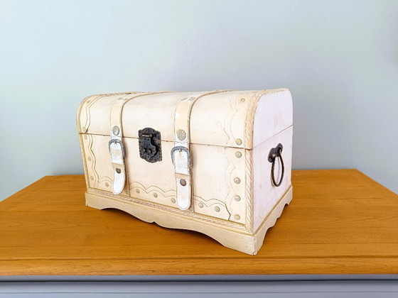 Image 1 of Piccolo contenitore in legno e pelle